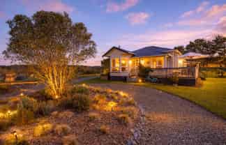 306 West Coast Road, Makarau