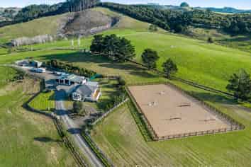 306 West Coast Road, Makarau