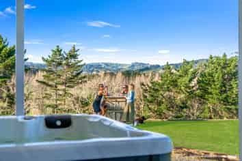 306 West Coast Road, Makarau