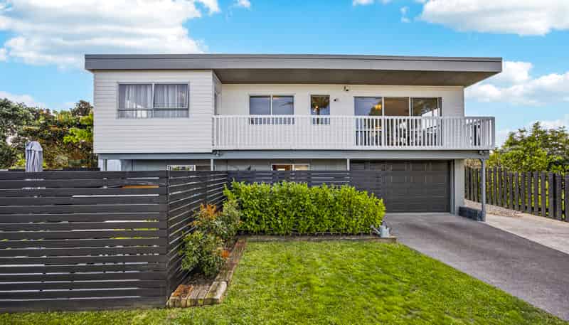 160 Weatherly Road, Torbay