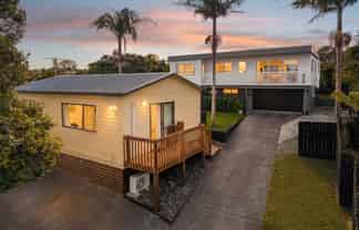 160 Weatherly Road, Torbay