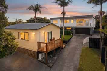 160 Weatherly Road, Torbay