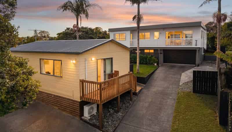 160 Weatherly Road, Torbay