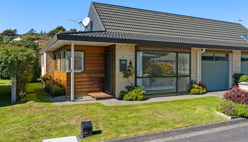 15/42 Main Road, Tawa