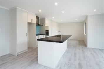 11 Ella Anne Cres, Warkworth