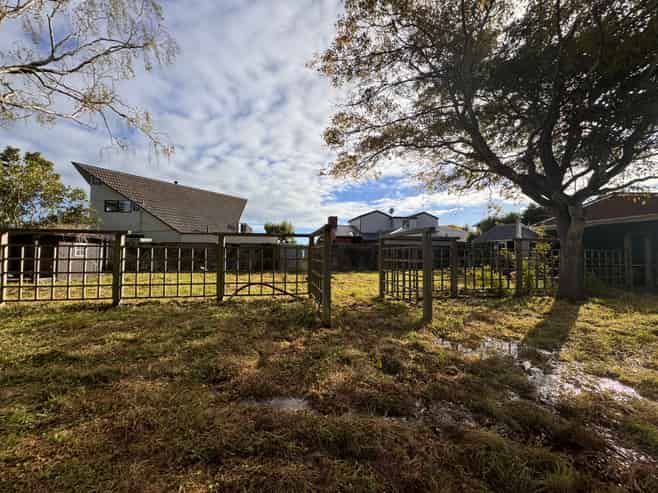 12 Albert Street, Gladstone