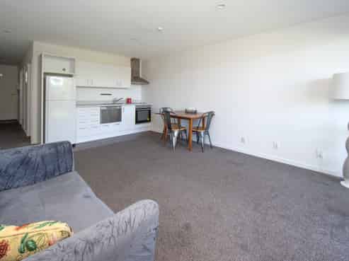 9/126 Nursery Road, Linwood