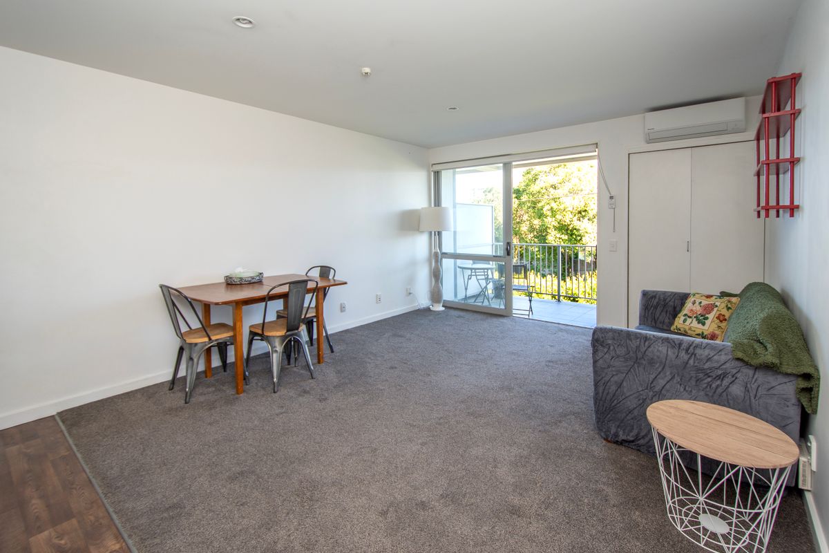 Affordable, Central & Seriously Motivated to Sell - Mehr