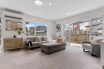 2/58 Botany Road, Botany Downs