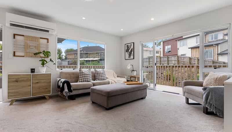 2/58 Botany Road, Botany Downs
