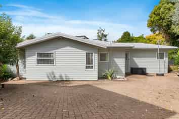 2/58 Botany Road, Botany Downs