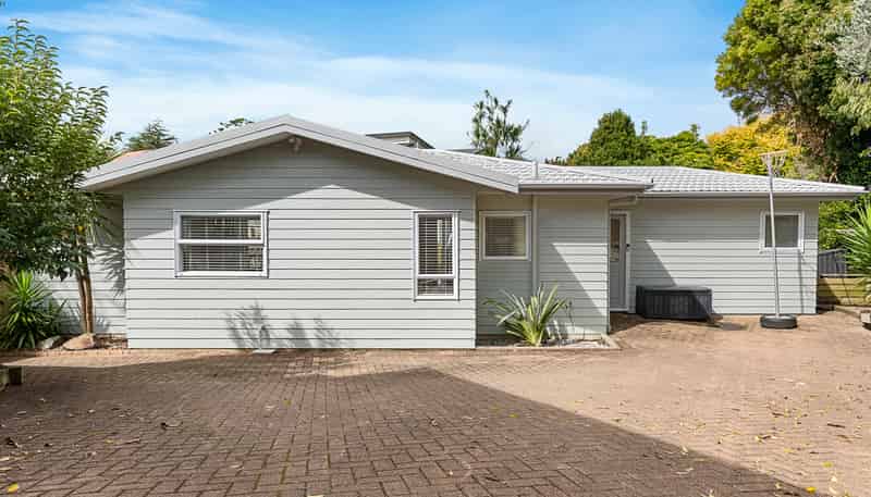 2/58 Botany Road, Botany Downs