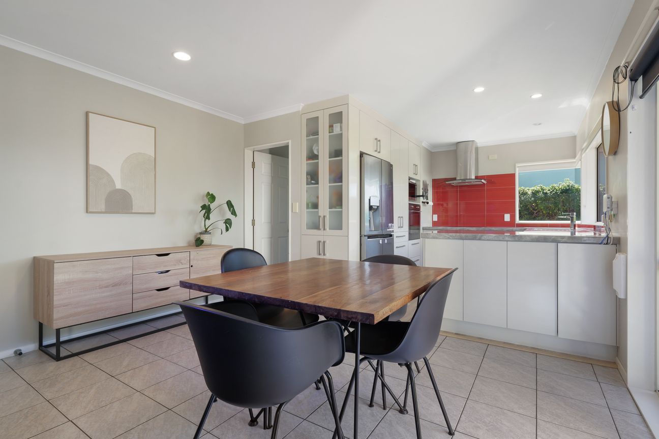 House in Island View, Athenree - View 5