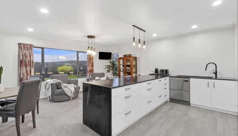 26 Oaklands Drive, Cambridge