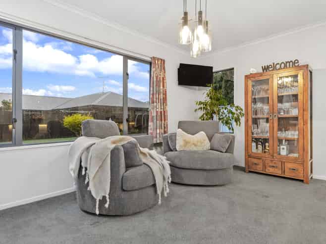 26 Oaklands Drive, Cambridge