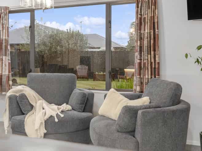 26 Oaklands Drive, Cambridge