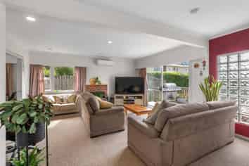 1/5 Camelot Place, Glenfield