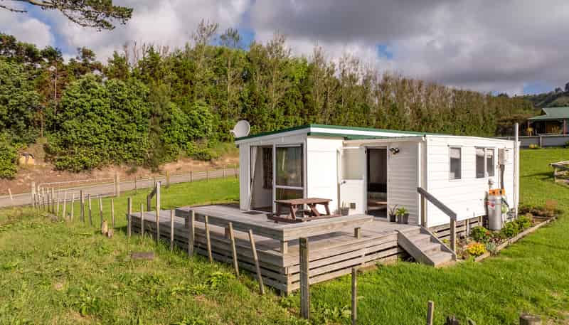 24 Tirohanga Road, Tirohanga