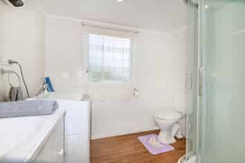 24 Tirohanga Road, Tirohanga