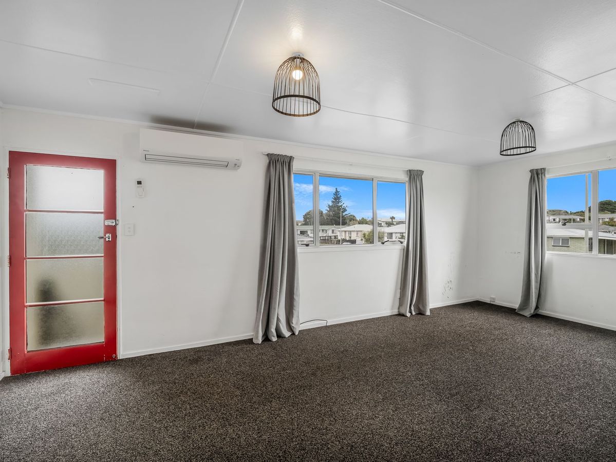 First Home Buyers or Investment Opportunity! - Więcej
