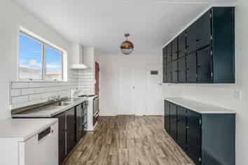 10 Tainui Street, Castlecliff