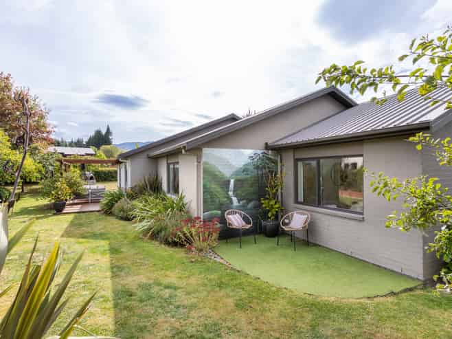 10 Erskine Street, Lake Hayes Estate