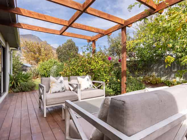 10 Erskine Street, Lake Hayes Estate