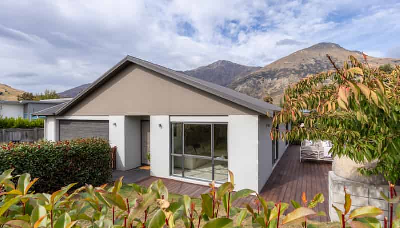 10 Erskine Street, Lake Hayes Estate