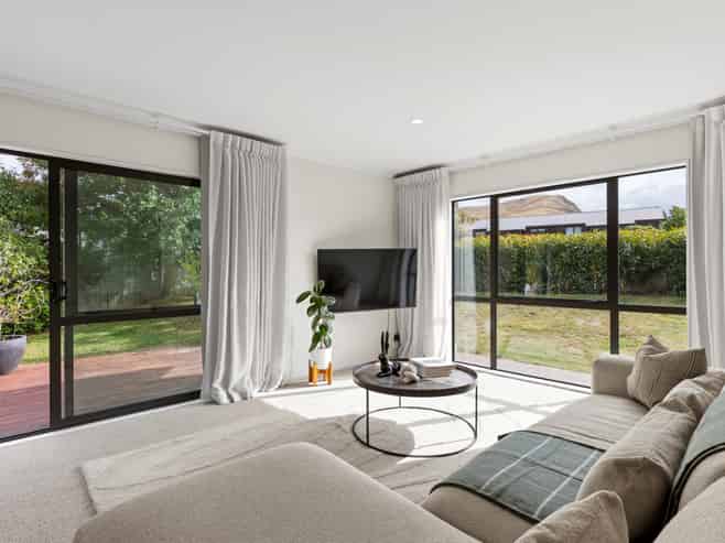 10 Erskine Street, Lake Hayes Estate