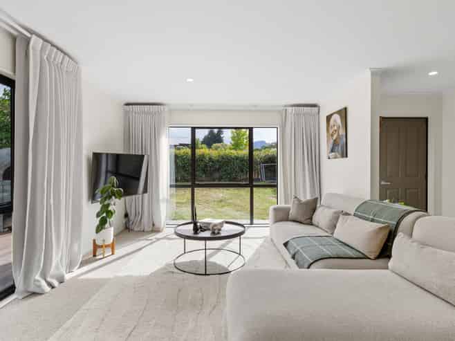 10 Erskine Street, Lake Hayes Estate