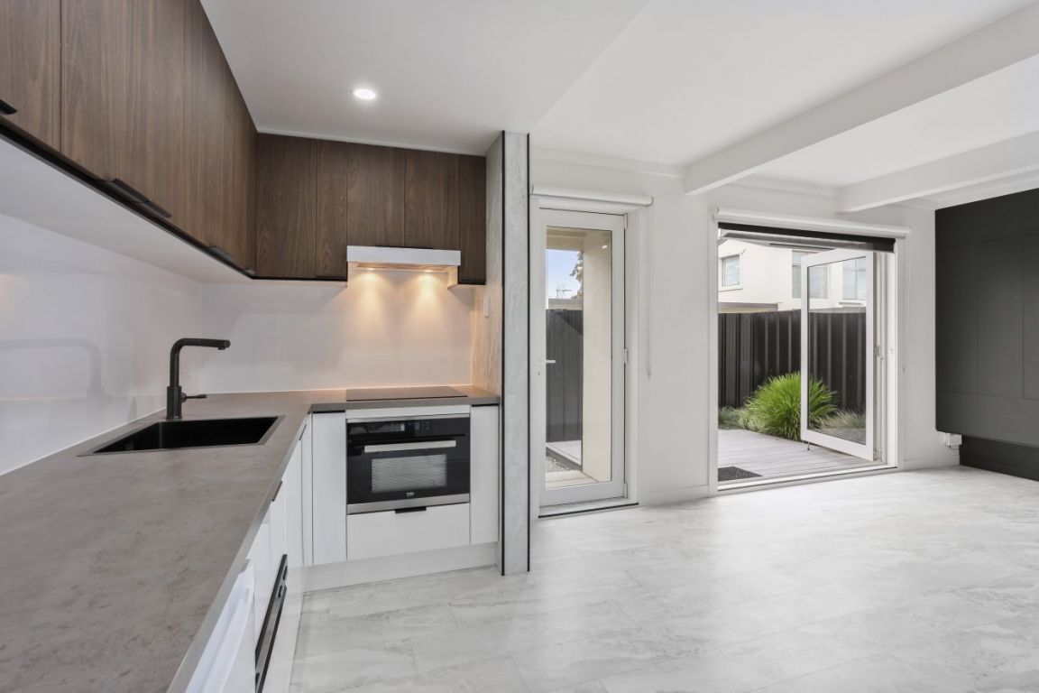 Vendors Need This Sold – pohled 2