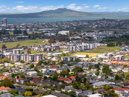 82-84 Ocean View Road, Northcote