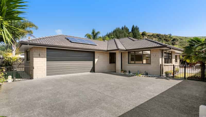 274 Lakes Boulevard, Pyes Pa