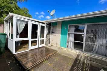2/ Gray Avenue, Mangere East
