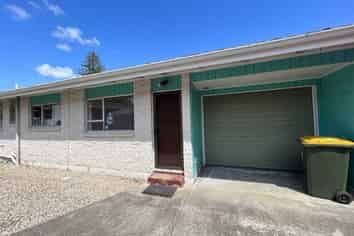 2/ Gray Avenue, Mangere East