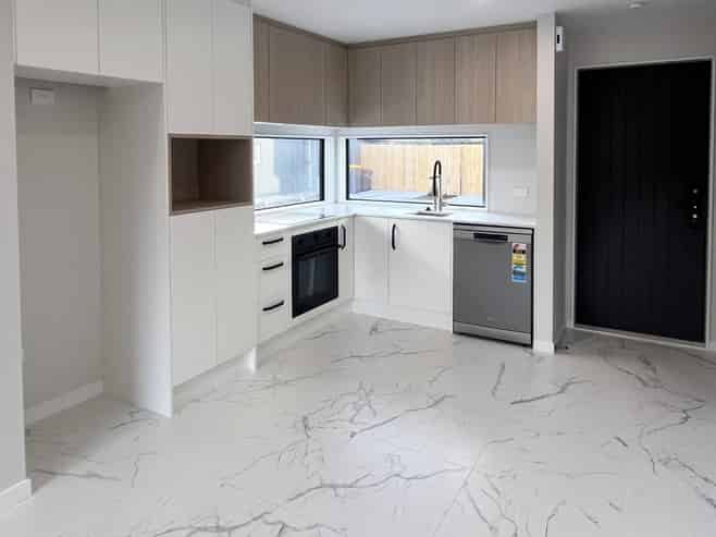 4/16 Short Street, Waltham