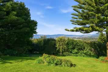 32 Mountain Road, Western Heights