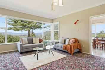 32 Mountain Road, Western Heights