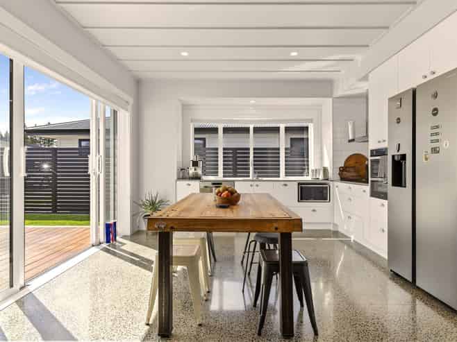 18 Maison Way, Rangatira Park