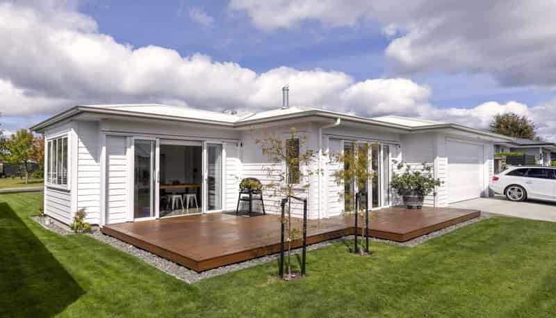 18 Maison Way, Rangatira Park