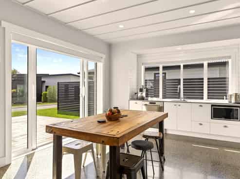 18 Maison Way, Rangatira Park