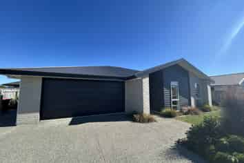 13 Midlane Cres, Richmond