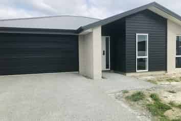 13 Midlane Cres, Richmond