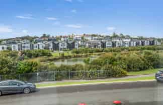 18 Owen Chapman Drive, Red Beach