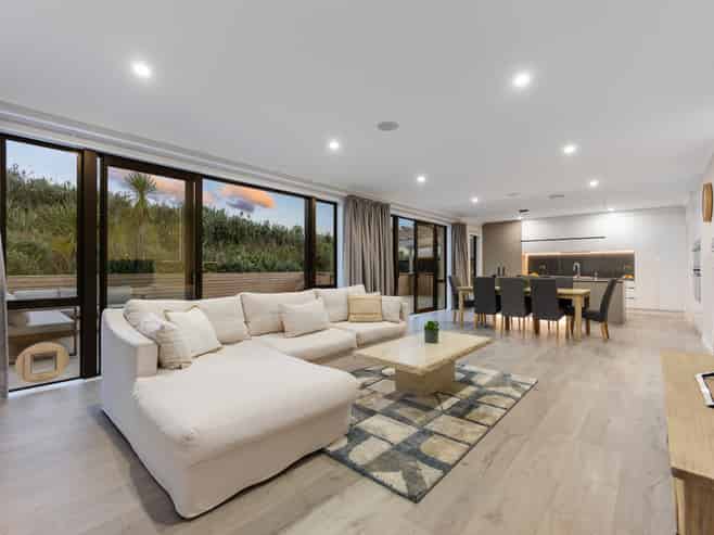 36 Longshore Drive, Long Bay