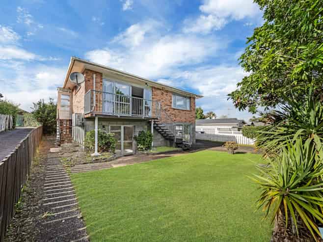 1/4 Preston Avenue, Mount Albert