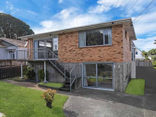 1/4 Preston Avenue, Mount Albert