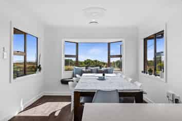 816 Papamoa Beach Road, Papamoa