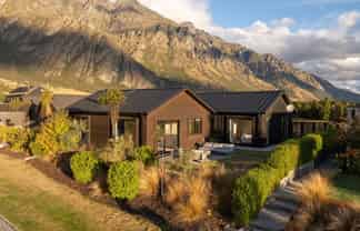 22 McKellar Drive, Jacks Point