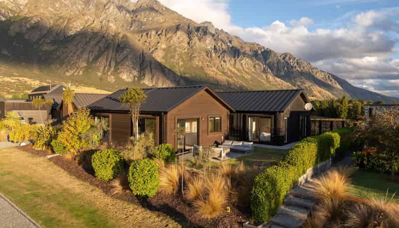 22 McKellar Drive, Jacks Point